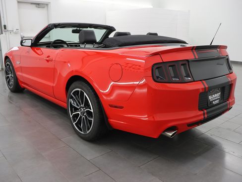 Used 2013 Ford Mustang GT Premium RWD image 6
