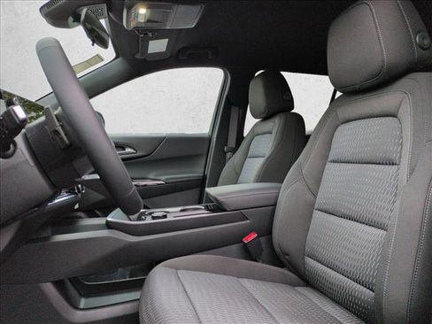 New 2026 Chevrolet Equinox LT FWD image 4