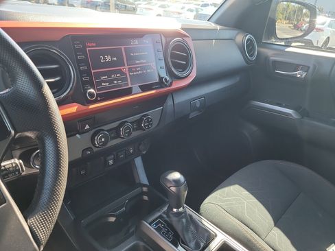 Used 2020 Toyota Tacoma TRD Sport image 22