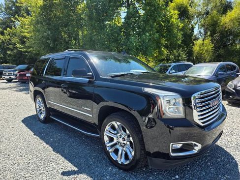 Used 2018 GMC Yukon SLT w/ Premium Edition image 3