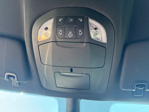 New 2026 Chrysler Pacifica Select w/ S Appearance Package image 10