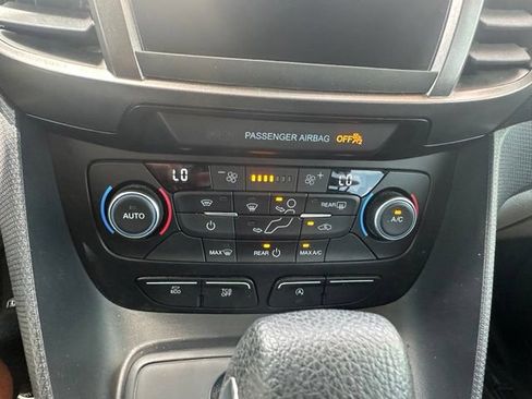 Used 2022 Ford Transit Connect XL FWD image 18