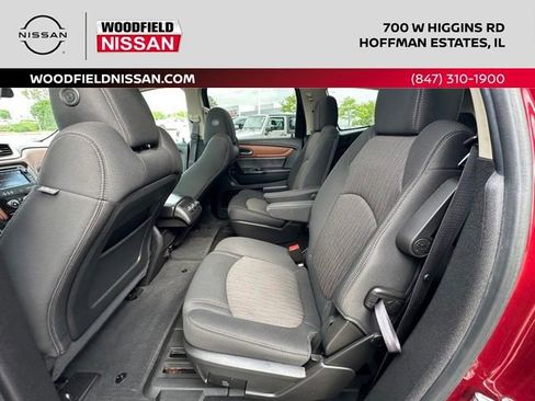 Used 2015 Chevrolet Traverse LT w/ Style and Technology Package FWD image 26