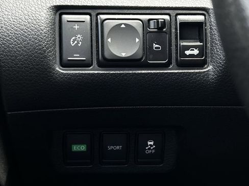 Used 2015 Nissan Sentra SR FWD image 25