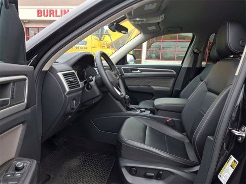 Certified 2023 Volkswagen Atlas SE image 13