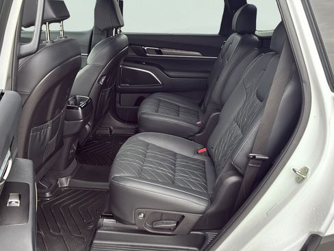 Used 2024 Kia Telluride SX X-Line AWD/4WD image 16