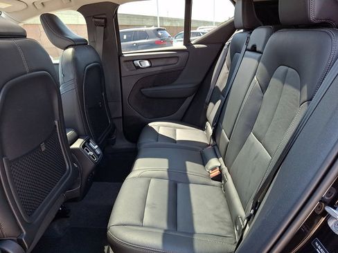 Used 2024 Volvo XC40 B5 Plus w/ Protection Package Premier AWD/4WD image 10