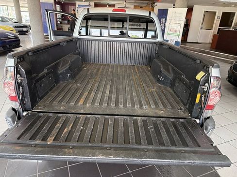 Used 2013 Toyota Tacoma 4x4 Access Cab w/ SR5 Pkg image 25