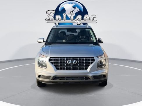 New 2025 Hyundai Venue SEL image 3