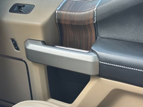 Used 2017 Ford F150 Lariat image 30