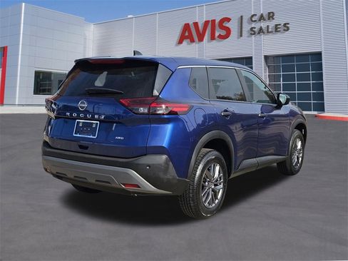 Used 2023 Nissan Rogue S image 6