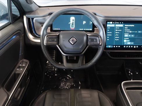 Used 2023 Rivian R1T Launch Edition image 15