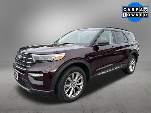 Certified 2023 Ford Explorer XLT w/ Equipment Group 202A AWD/4WD image 1