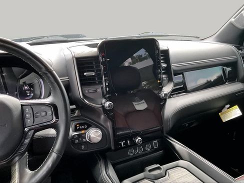 Used 2025 RAM 1500 Limited AWD/4WD image 7