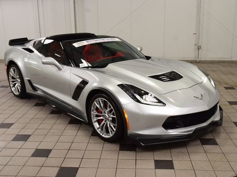 Used 2015 Chevrolet Corvette Z06 w/ 3LZ Preferred Equipment Group image 57