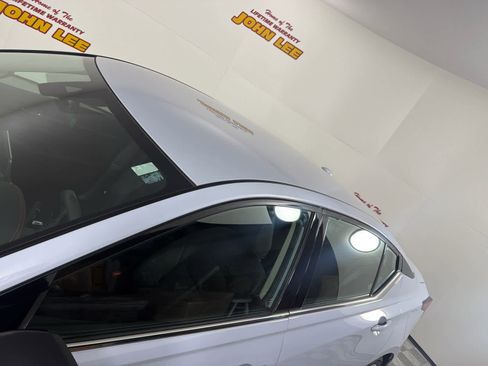 Certified 2023 Nissan Altima 2.5 SR FWD image 11