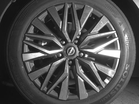 Used 2025 Nissan Altima 2.5 SV image 12