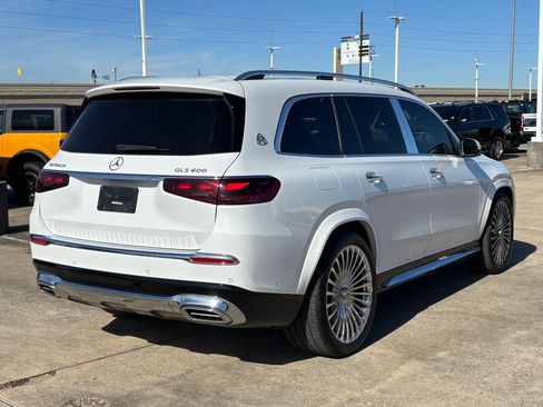 Used 2025 Mercedes-Benz Maybach GLS 600 4MATIC image 3