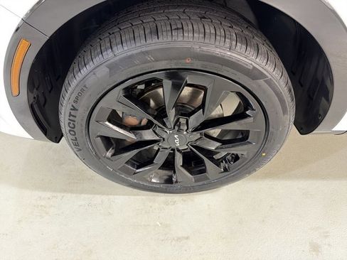 Used 2023 Kia Sorento SX image 11