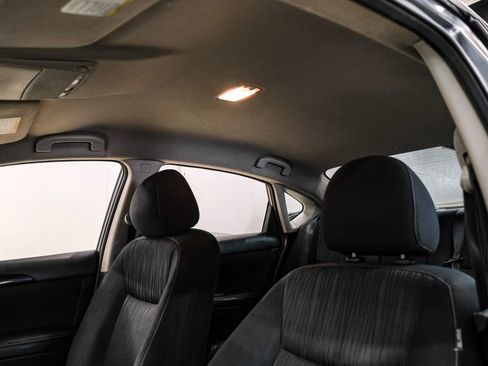 Used 2019 Nissan Sentra SV FWD image 30