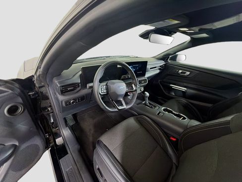 Used 2025 Ford Mustang Coupe RWD image 18