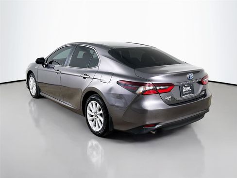 Used 2021 Toyota Camry LE FWD image 10