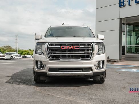 Used 2023 GMC Yukon XL SLT AWD/4WD image 3