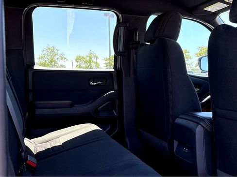 Used 2023 Nissan Frontier Pro-X w/ Technology Package RWD image 8