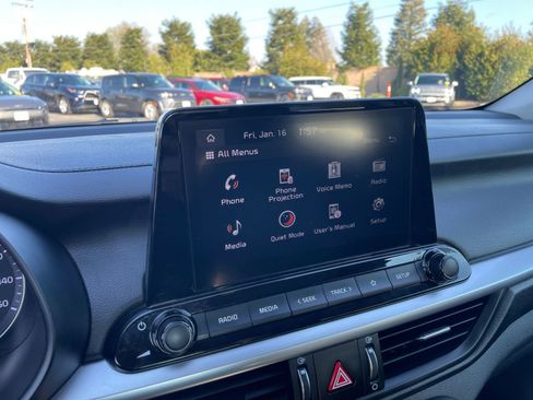 Used 2023 Kia Forte LXS w/ LXS Technology Package image 21