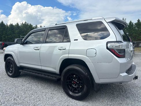 Used 2015 Toyota 4Runner SR5 AWD/4WD image 7
