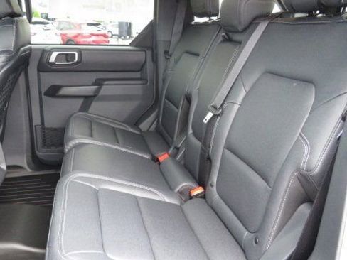 New 2025 Ford Bronco Badlands image 7