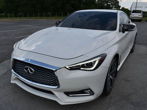Used 2018 INFINITI Q60 3.0t Luxe w/ Sensory Package 3.0T Luxe RWD image 2