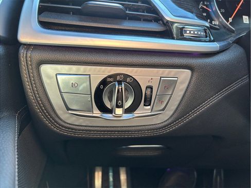 Used 2019 BMW 740i w/ M Sport Package image 34