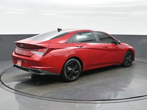 Used 2023 Hyundai Elantra SEL FWD image 6