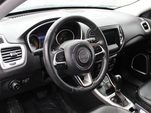Used 2017 Jeep Compass Latitude w/ Popular Equipment Group AWD/4WD image 9