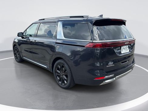 Used 2023 Kia Carnival SX FWD image 6