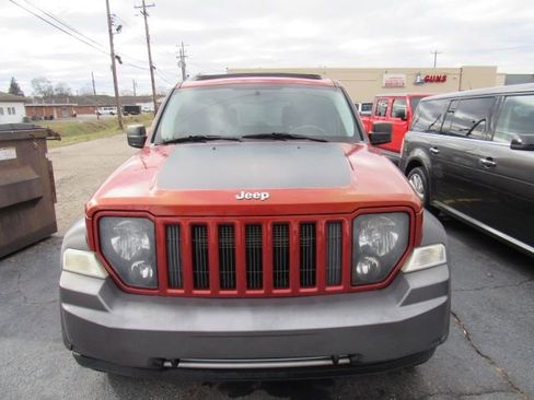 Used 2010 Jeep Liberty Renegade image 2