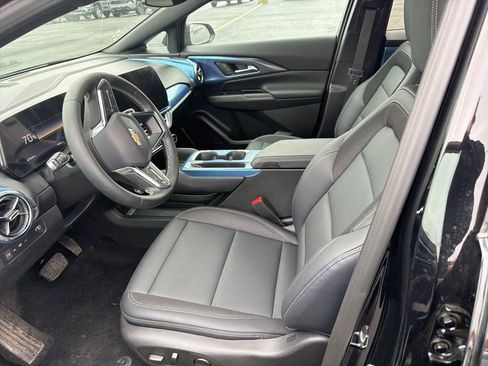 Used 2026 Chevrolet Equinox EV LT image 6