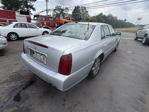 Used 2002 Cadillac De Ville DTS w/ Premium Equipment Pkg image 8