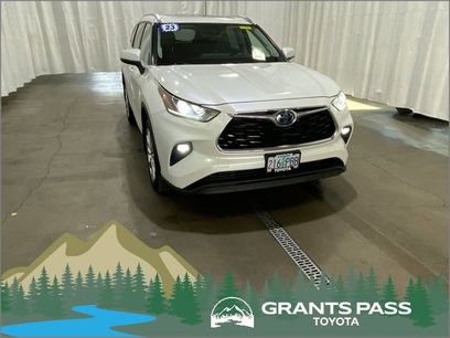 Used 2023 Toyota Highlander Limited