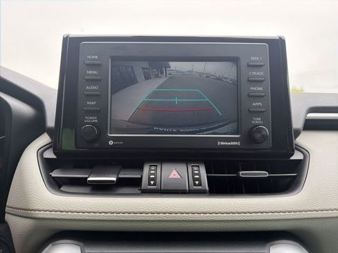 Used 2020 Toyota RAV4 XLE Premium image 25
