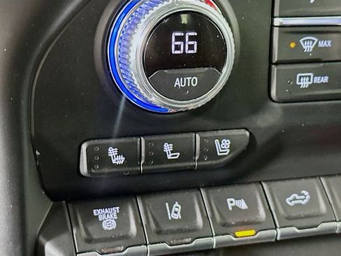 Used 2022 GMC Sierra 2500 Denali w/ Denali Black Diamond Edition image 21