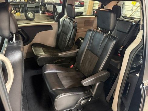 Certified 2020 Dodge Grand Caravan SXT FWD image 29