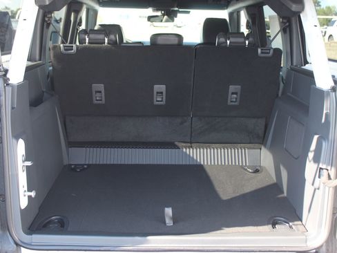 New 2025 Ford Bronco Badlands image 9