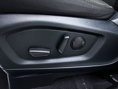 Used 2023 Ford Explorer XLT image 17