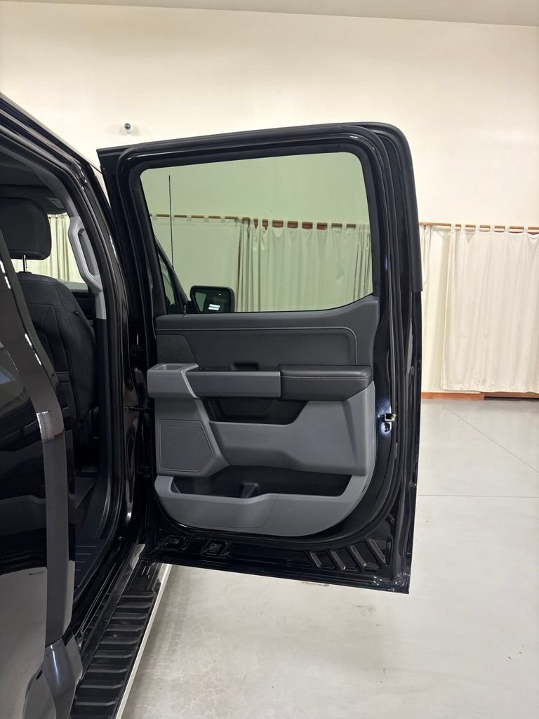 Used 2025 Ford F150 XLT w/ Equipment Group 301A Standard AWD/4WD image 28
