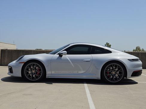 Used 2024 Porsche 911 Carrera 4S AWD/4WD image 2