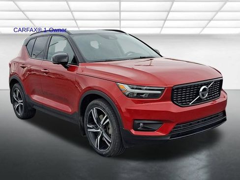 Used 2021 Volvo XC40 T5 R-Design w/ Advanced Package image 1