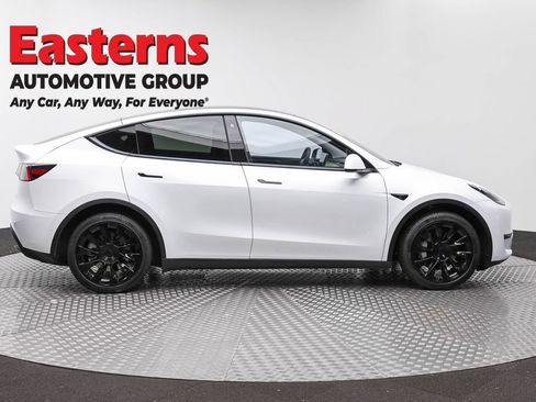 Used 2021 Tesla Model Y Long Range AWD/4WD image 4