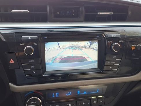 Used 2016 Toyota Corolla LE FWD image 14